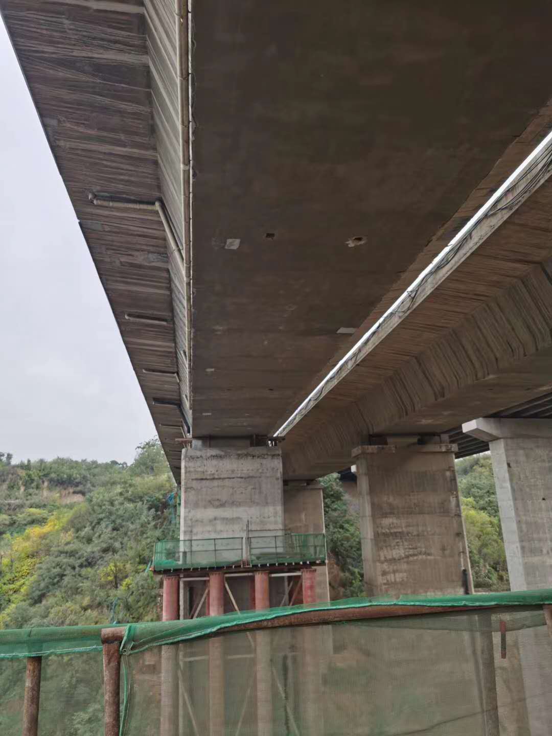 石景山桥梁加固前制定可行设计方案图并用对施工方法